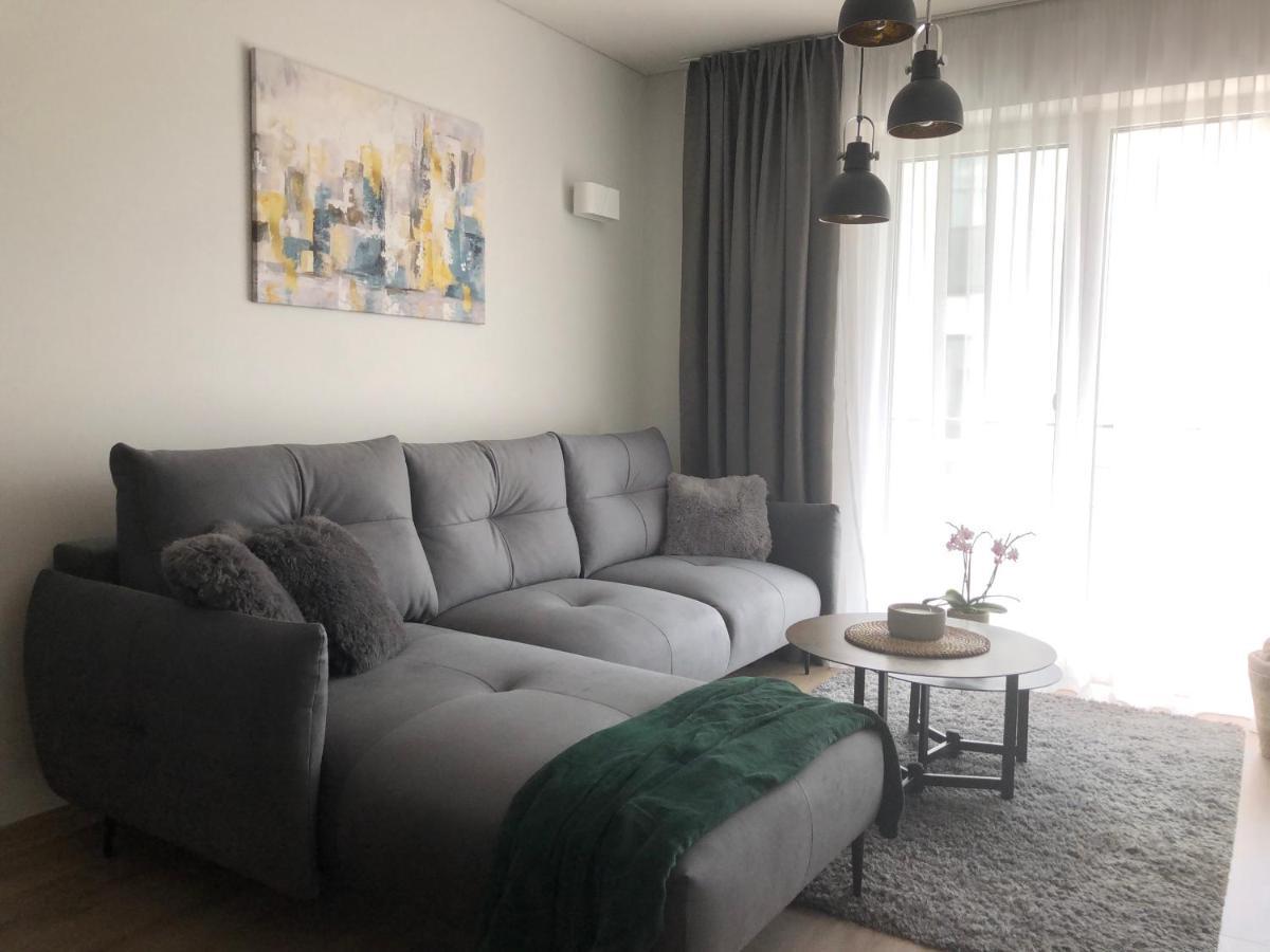 Cosy 1 Bedroom Apartment In The Heart Of Old Town With Parking Kaunas Ngoại thất bức ảnh