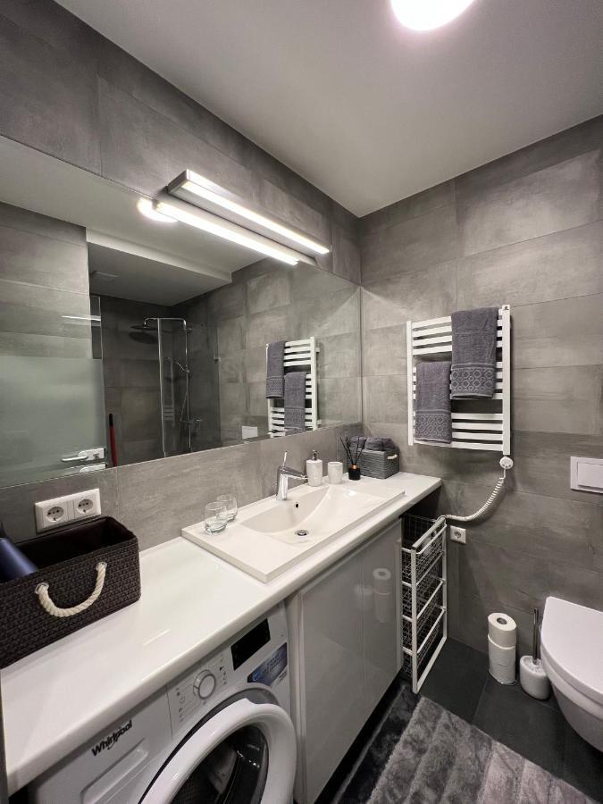 Cosy 1 Bedroom Apartment In The Heart Of Old Town With Parking Kaunas Ngoại thất bức ảnh