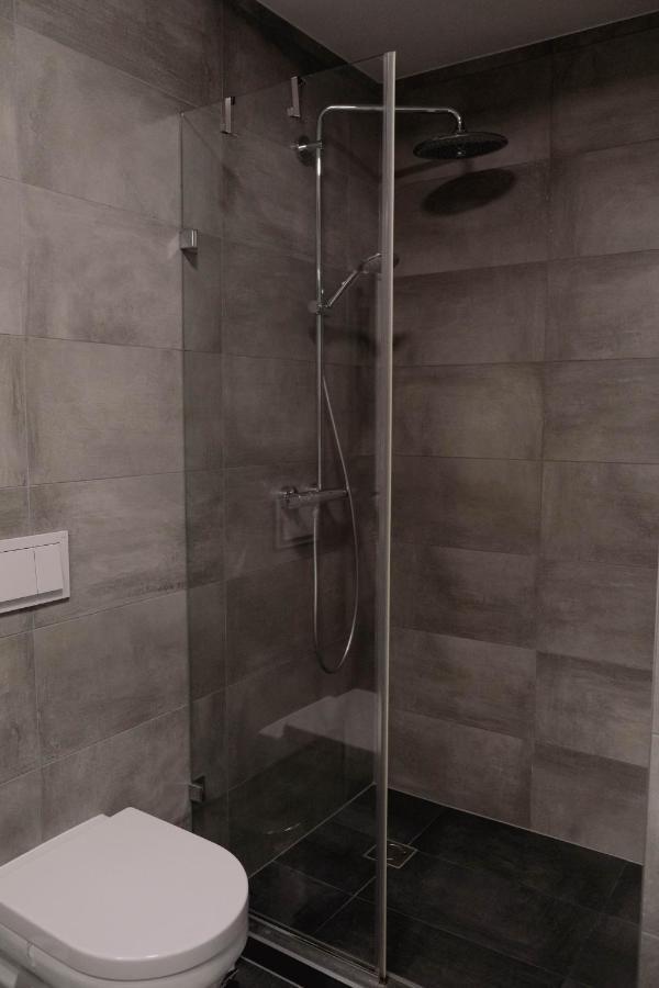 Cosy 1 Bedroom Apartment In The Heart Of Old Town With Parking Kaunas Ngoại thất bức ảnh