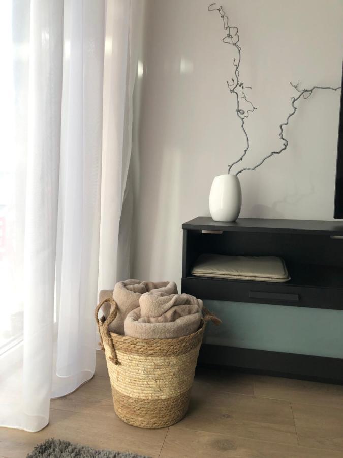 Cosy 1 Bedroom Apartment In The Heart Of Old Town With Parking Kaunas Ngoại thất bức ảnh
